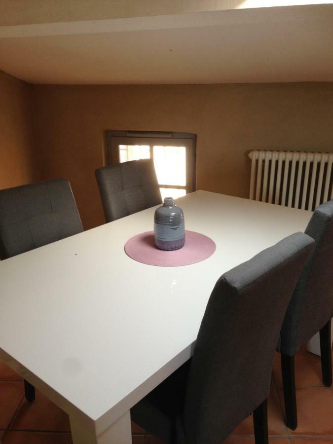 Le Petit Nid Des Arenes Apartment Beziers Bagian luar foto